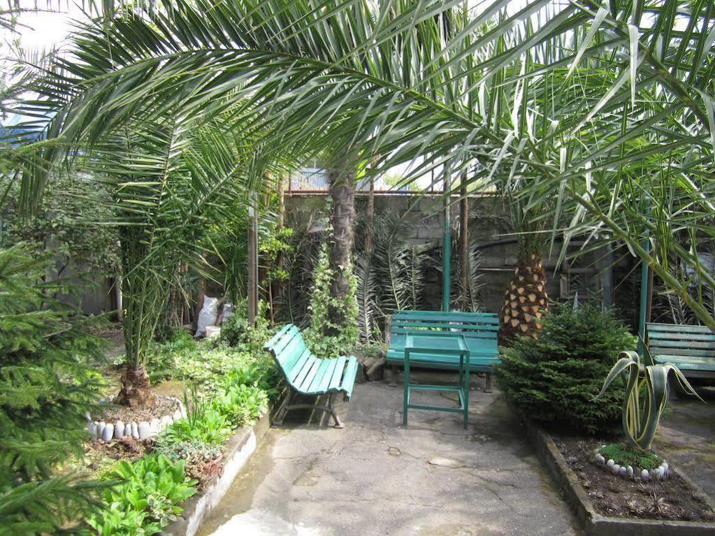 Guesthouse 97 In Batumi Luaran gambar